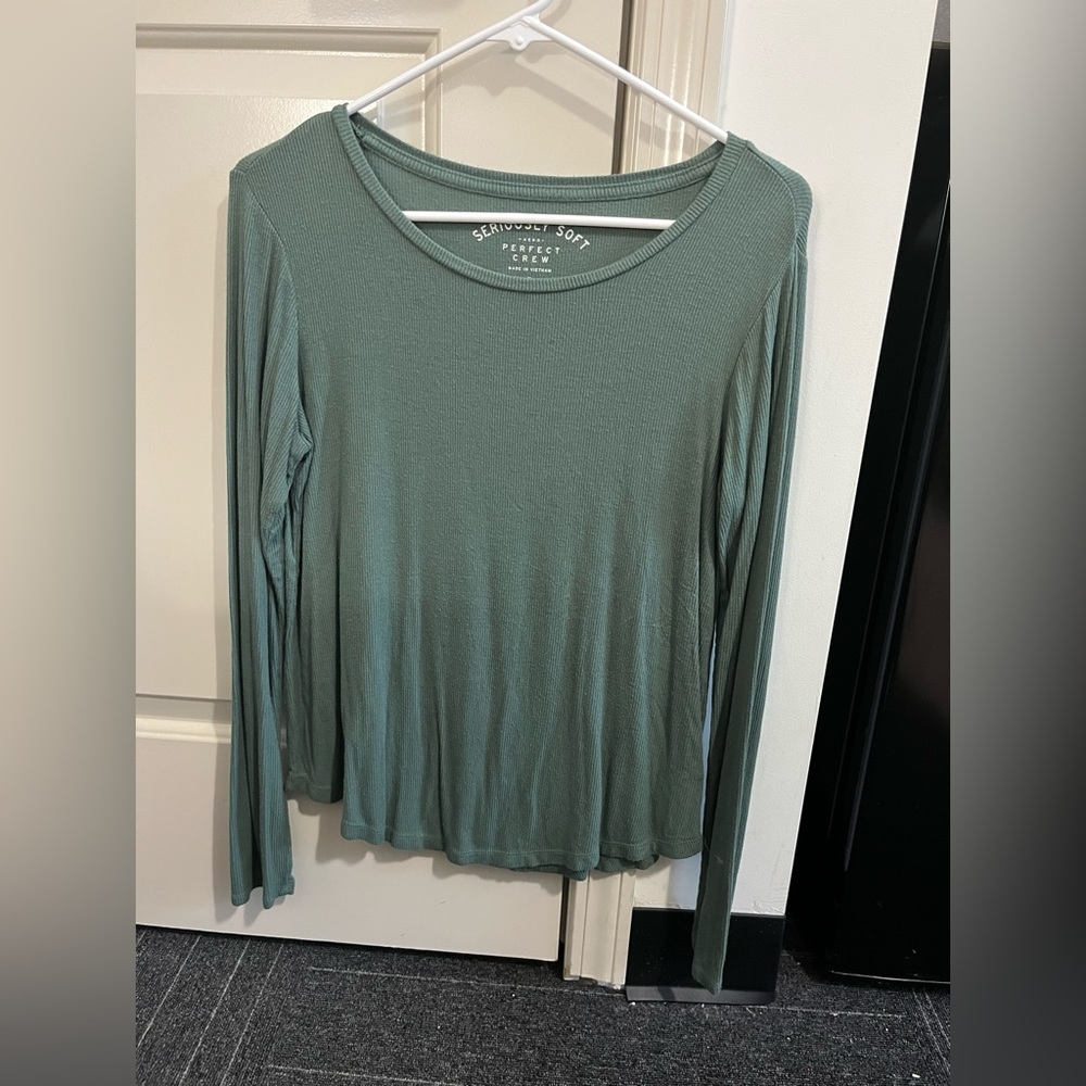 AERO seriously soft perfect crew long sleeve
